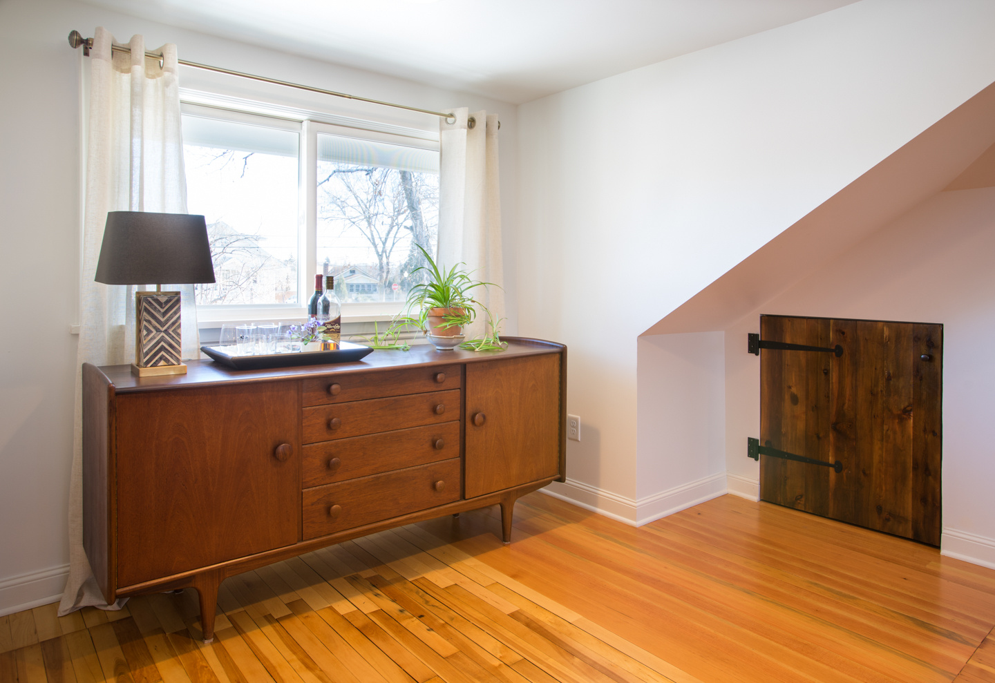 Field Bungalow Second Floor