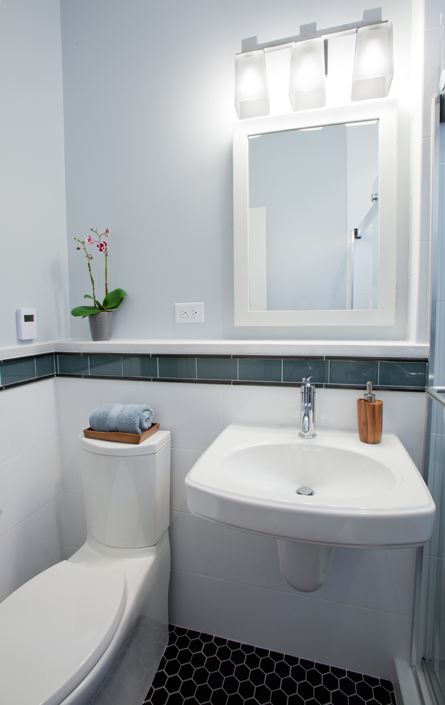 Kingfield Contemporary Bathroom